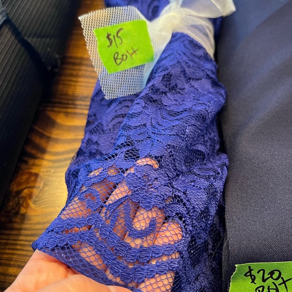 Blue lace fabric bolt - Picture 1 of 2